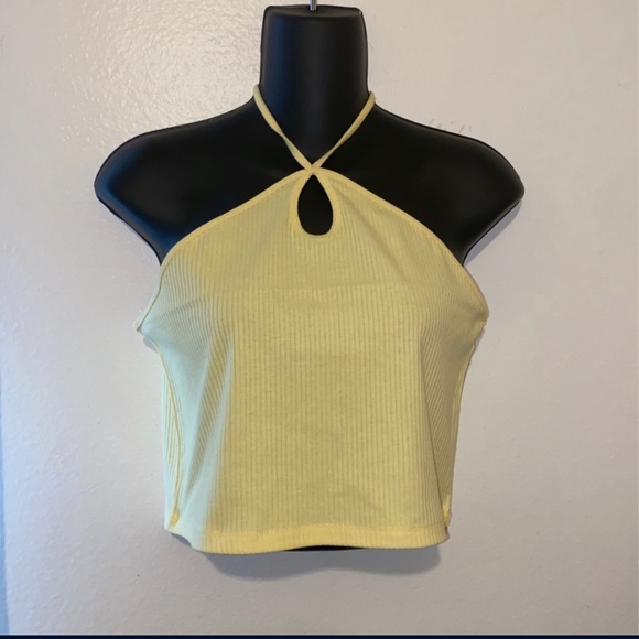 Halter top - Picture 1 of 3